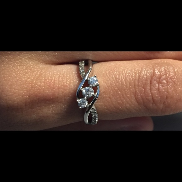 Women’s Ring 1/3CT. T.W. Diamond 10K White Gold - Picture 2 of 3